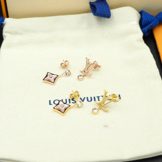 Louis Vuitton Petite Blossom Pearl Stud Earrings
