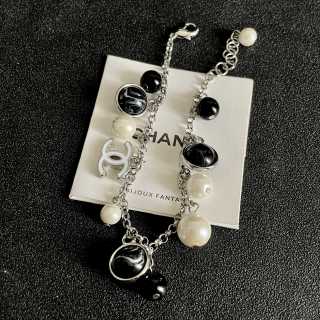 CHANEL Isadora Pearl Charm Bracelet