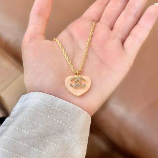 CHANEL Golden Heart Emblem Necklace