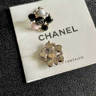 CHANEL Noir Blossom Cluster Stud Earrings