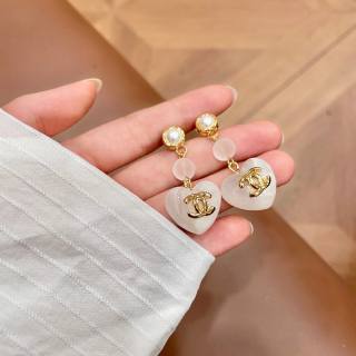 Chanel Pearl Floral Drop Earrings – Elegant Luxury Fashion Jewelry