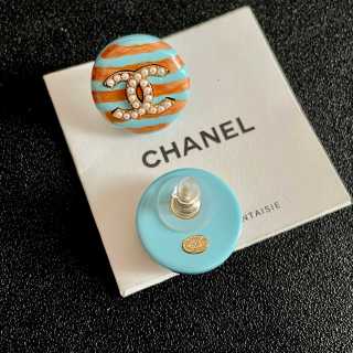 Chanel Artistic Round Stud Earrings