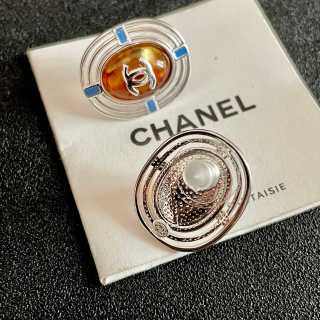 Chanel Elegant Oval Signature Stud Earrings
