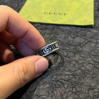 Gucci Interlocking G Engraved Textured Band Ring