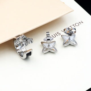 Louis Vuitton Blossom Noir Flower Stud Earrings
