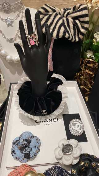 Chanel Black Velvet Bow Scrunchie – Elegant Luxury Hair Accessory