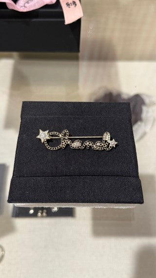 Chanel Openwork Chain Script Letter & Star Brooch with Full Pavé Diamonds