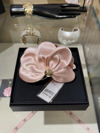 Chanel Pink Satin Pearl Bow Hair Clip – Elegant Luxury Fashion Accessory