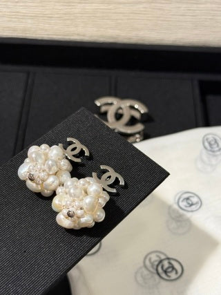 Chanel Pearl Flower CC Stud Earrings – Elegant Luxury Fashion Jewelry