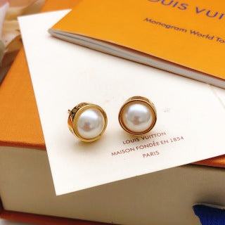 Louis Vuitton Pearl Halo Round Stud Earrings