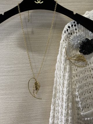 CHANEL Golden Wheat Tassel Pendant Necklace