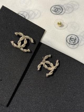 Chanel Light Gold Twisted-Design Stud Earrings