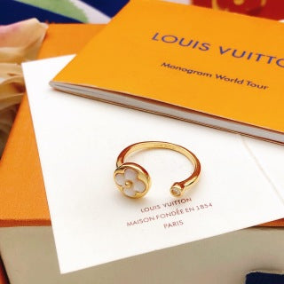 Louis Vuitton Blossom Pearl Open Ring