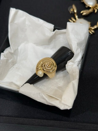 Chanel Gold Spiral Statement Ring – Elegant Luxury Fashion Jewelry