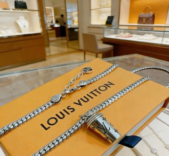 Louis Vuitton Lock Pendant Chain Necklace