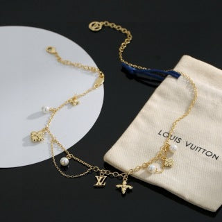 Louis Vuitton Blooming Pearl Charm Necklace