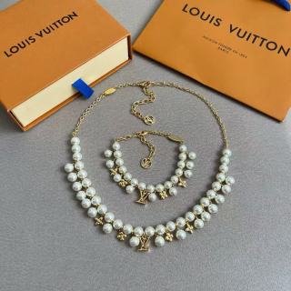 Louis Vuitton Pearl Blossom Charm Necklace