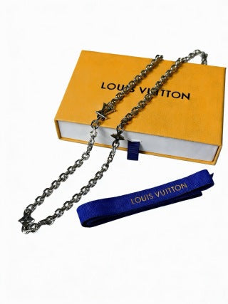 Louis Vuitton Minimal Arrow Chain Necklace