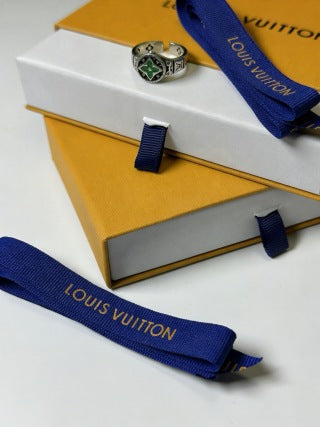 Louis Vuitton Emerald Blossom Signet Ring