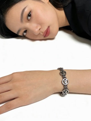 Louis Vuitton Signature Circle Link Bracelet