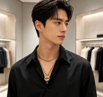 Gucci GG Twisted Rope Medallion Gold Pendant Necklace