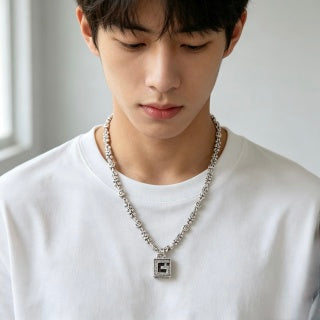 Gucci GG Vintage Link Medallion Silver Long Necklace