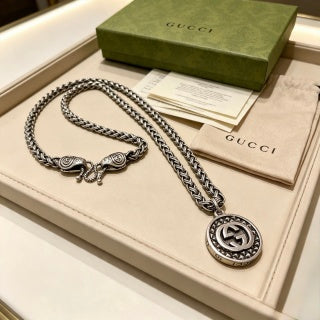 Gucci GG Circle Logo Silver Pendant Chain Necklace