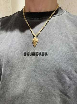 Gucci GG Leaf Drop Pendant Gold Chain Necklace