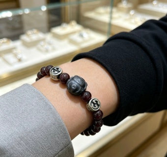 Gucci GG Garnet Bead Lion Charm Bracelet