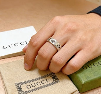 Gucci GG Engraved Vintage Signet Band Ring