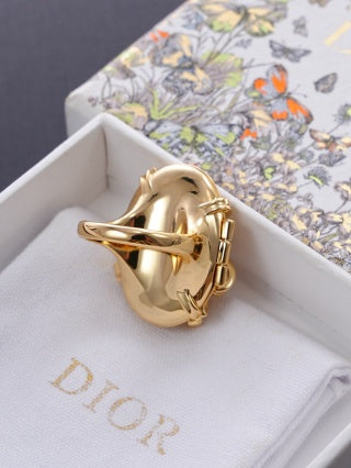 Dior Amara Crystal Ribbon Sculptural Ring