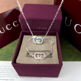 Gucci Interlocking G Circle Pendant Necklace